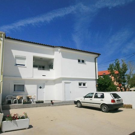 Beach Apartment Baska Esterno foto