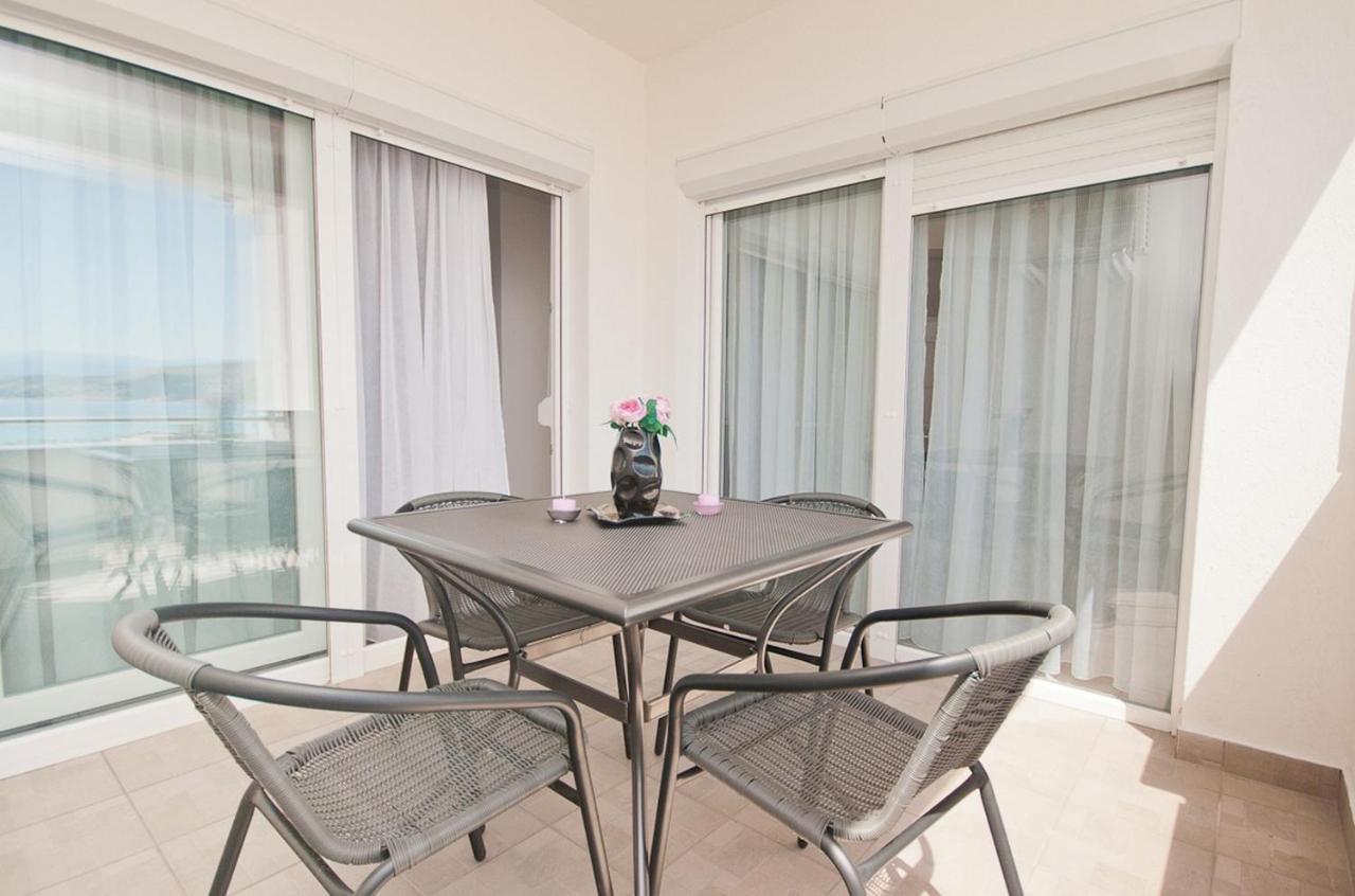 Beach Apartment Baska Esterno foto